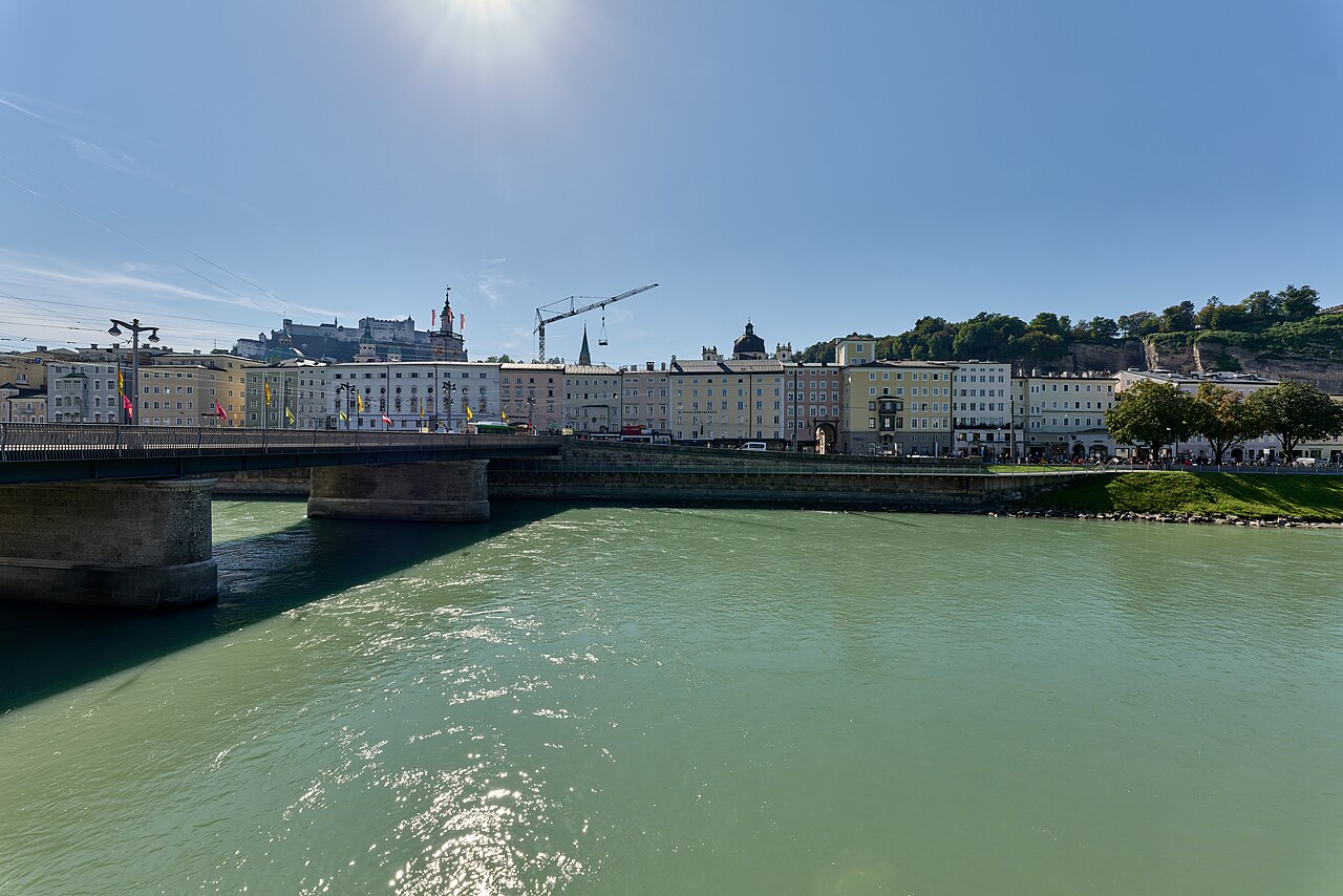 The Staatsbrücke from river level on the right bank, by day
