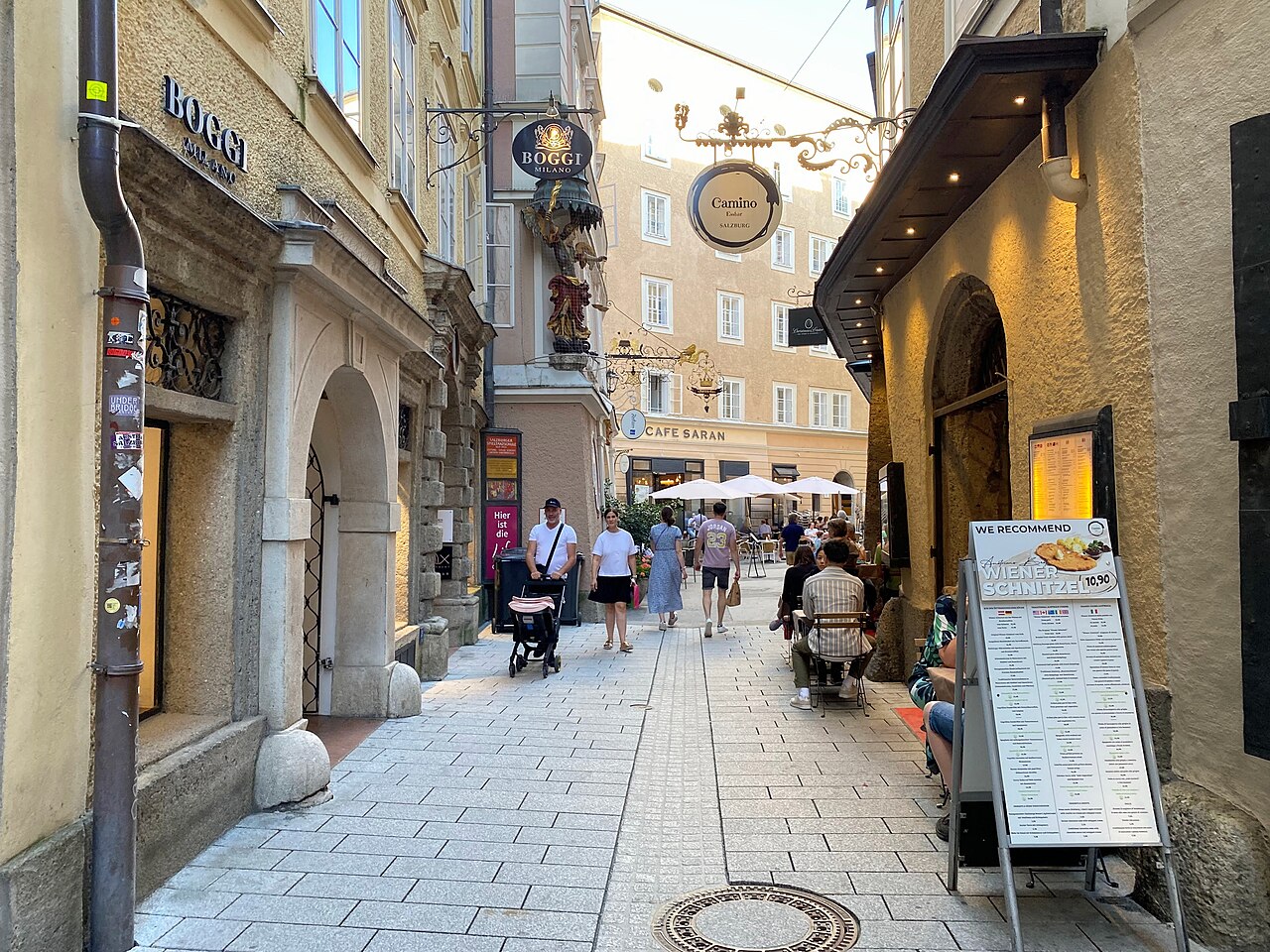 Looking along the narrow Judengasse on a summer afternoon